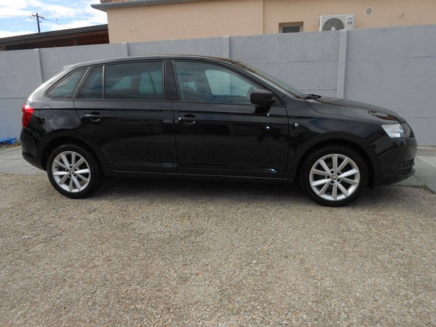Skoda Rapid 1.4 benzin, 122 lóerő, sérülésmentes, gyári állapot