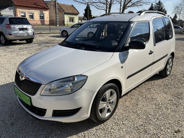 Skoda Roomster 1.6 CR TDi Ambition Szervizkönyv