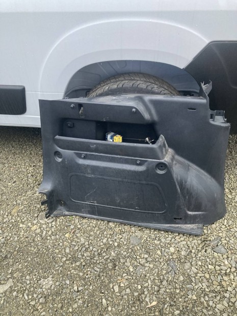 Skoda Roomster csomagtr jobb-bal oldal krpit (2006-14)