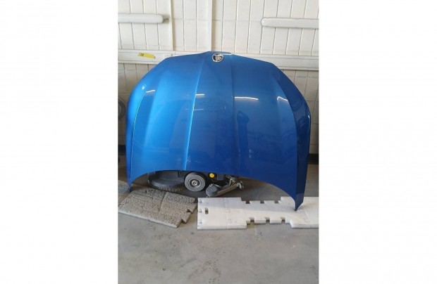 Skoda Scala 2023 motorh�ztet� 657823031A