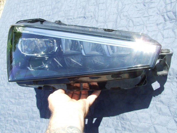 Skoda Scala jobb full led crystal lámpa ujszerű