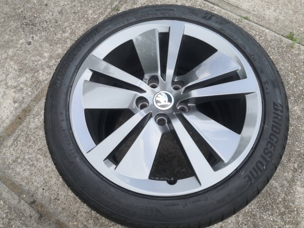 Skoda Seat Audi Volkswagen 18-as �jszer� ny�ri ker�k