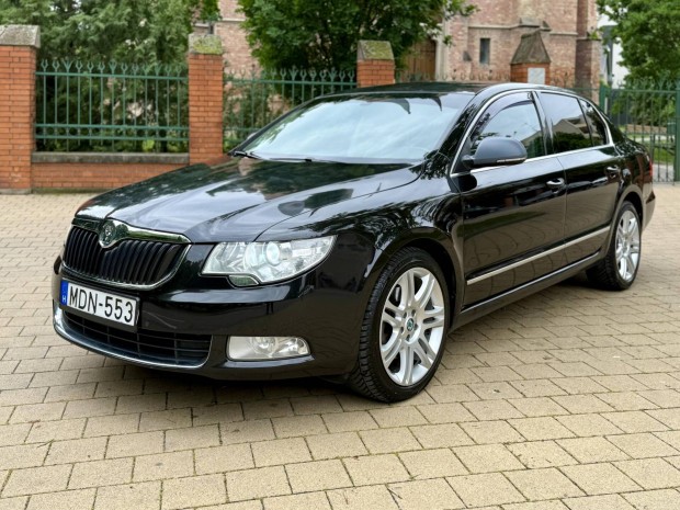 Skoda Superb 2.0 CR TDI Active 4x4 DSG M.o-i//F...