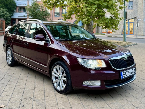 Skoda Superb 2.0 CR TDI Elegance DSG +F1//Xenon...