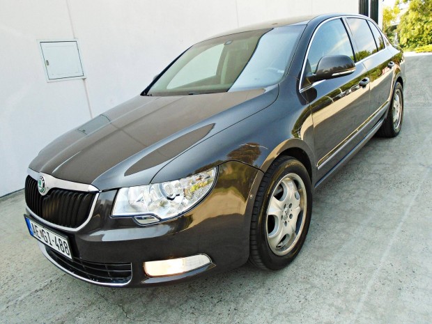 Skoda Superb 2.0 PD TDI Elegance Xenon-4X lsf...