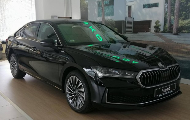 Skoda Superb 2.0 TDI SCR L&K DSG K�szletr�l azo...