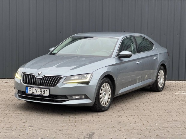 Skoda Superb 2.0 TDi Style DSG Rendszeresen KAR...