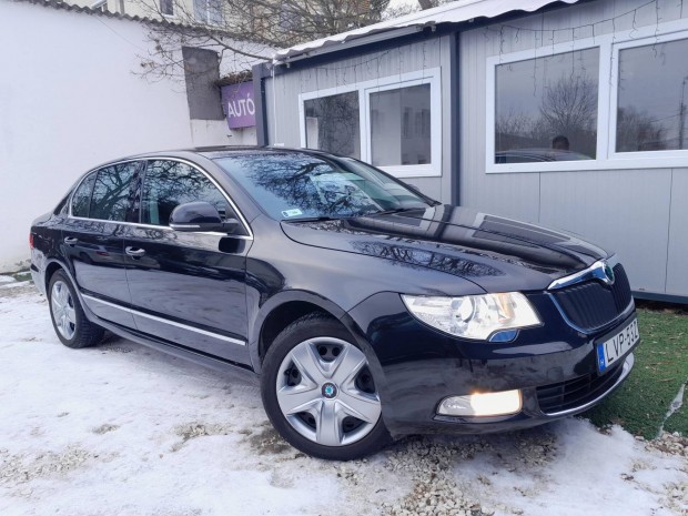 Skoda Superb 3.6 FSI Elegance 4x4 DSG mo-i. nav...