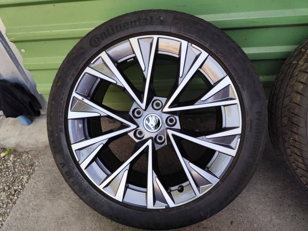 Skoda Superb 3 gyári alufelni 5x112 18"