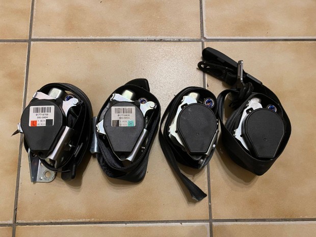 Skoda Superb Biztons�gi �v Szett