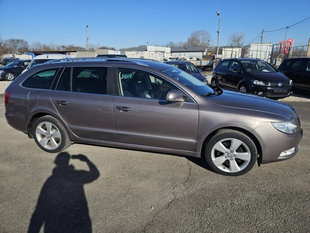 Skoda Superb Combi 1.4 TSI Elegance K�tz�n�s Di...
