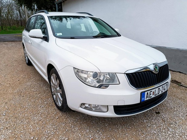 Skoda Superb Combi 1.6 CR TDI Active 198000 km!...