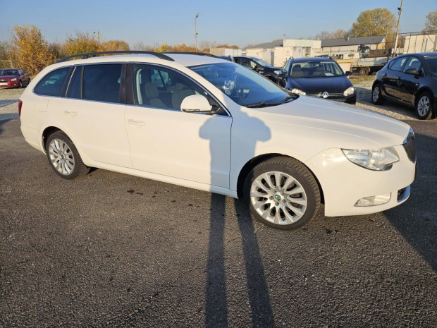 Skoda Superb Combi 2.0 CR TDI Elegance DSG Xeno...
