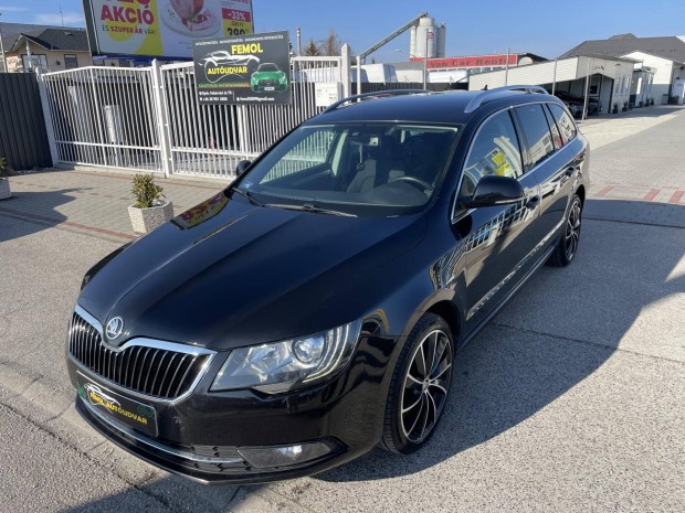 Skoda Superb Combi 2.0 CR TDi Elegance 4x4 Sz.k...