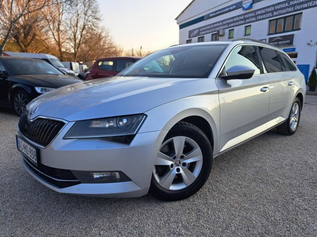 Skoda Superb Combi 2.0 TDi SCR Ambition Navig�c...