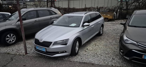 Skoda Superb Combi 2.0 TDi SCR Style 156500 Km....