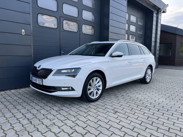 Skoda Superb Combi 2.0 TDi Style DSG Szervizkön...