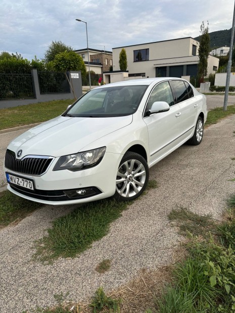 Skoda Superb Elad