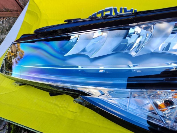 Skoda Superb III. bal LED fényszóró. 3V1941015C