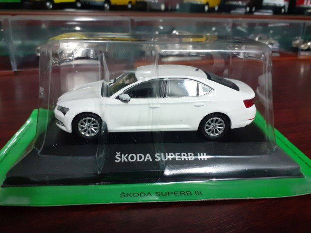 Skoda Superb III kisauto modell 1/43 Elad