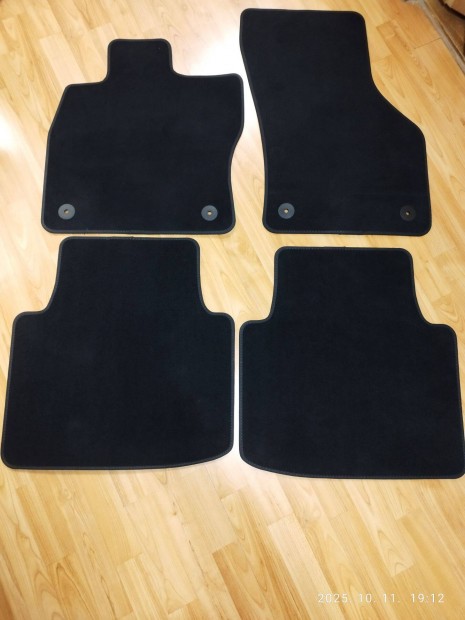 Skoda Superb III sz�vet sz�nyeg