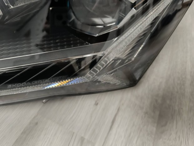 Skoda Superb IV Bal ledes f�nysz�r�. 3P1.941.015.A