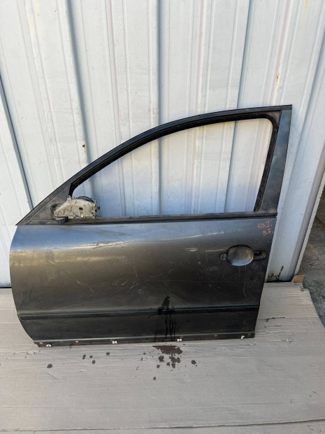 Skoda Superb I (3U), VW Passat B5 bal els� ajt�