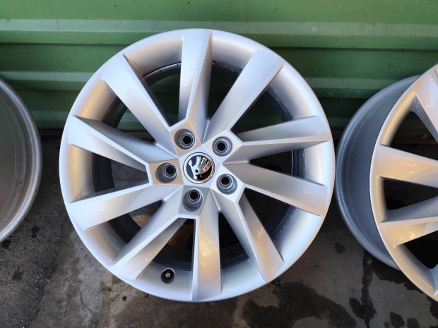 Skoda Superb VW Passat b8 gyri alufelni 5x112 17"