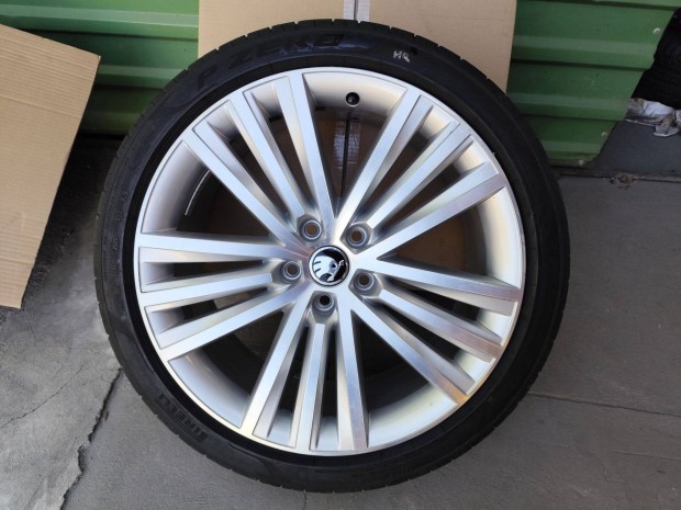 Skoda Superb VW Passat b8 gyri alufelni 5x112 19"