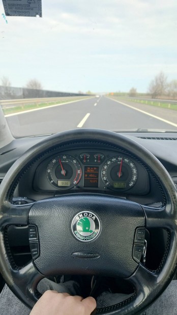 Skoda Superb kormny 