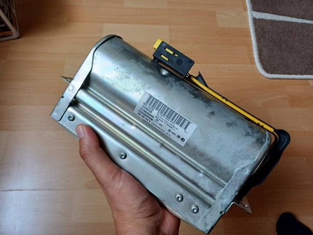 Skoda Superb utasoldali lgzsk