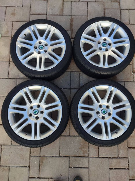 Skoda Themisto 18" 5x112 alufelni gumi 225/40 R18