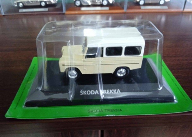 Skoda Trekka kisauto modell 1/43 Elad