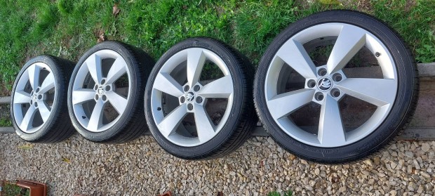 Skoda, VW, Seat, Audi, 5x100 R17 felni, 215/40 Barum gumikkal