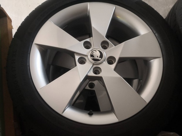 Skoda " Denom " 17-es gyári alufelnik