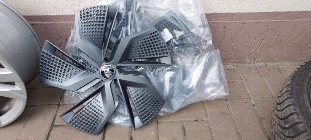 Skoda aerodinamikai ker�kbor�t�s k�nny�f�m felnihez