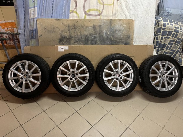 Skoda alufelni 205/55 R16 tli gumival