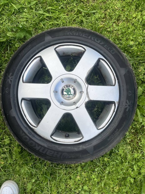 Skoda alufelni nyári gumival