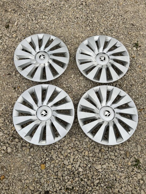 Skoda dsztrcsa 16"