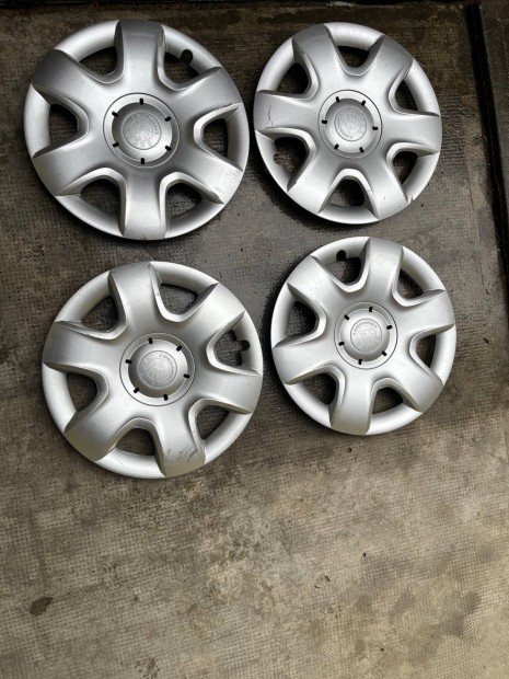 Skoda d�szt�rcsa garnit�ra 15