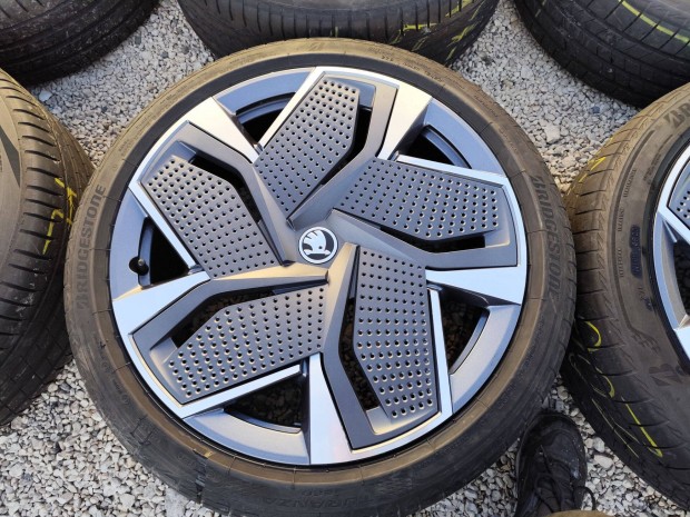 Skoda enyaq VW id.5 gyári alufelni 5x112 21"