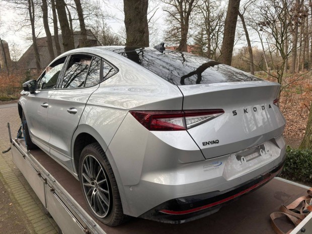 Skoda enyaq coupe rs alkatreszek eladok