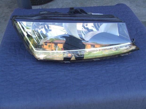 Skoda f�bia 2018 as jobb menetf�nyes l�mpa 6v1941016D