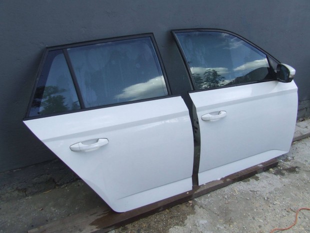 Skoda fábia 3 as kombi jobb hátsó ajtó 2014-2021 ig