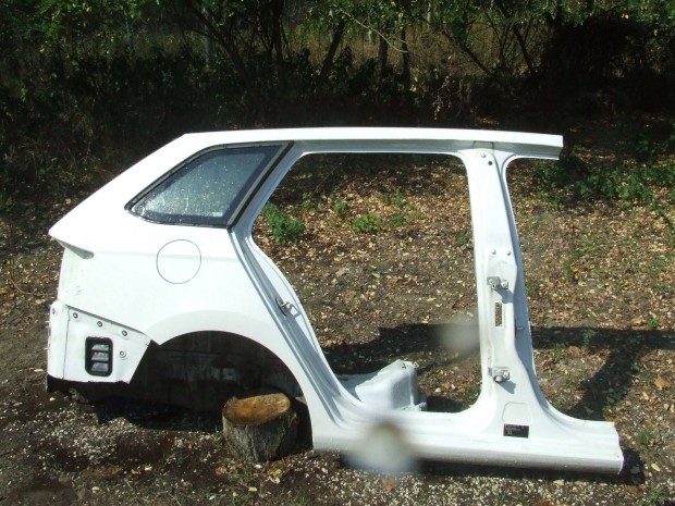 Skoda fbia III kombi jobb hts srvd negyed egyben 2014-2021 ig