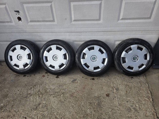 Skoda fbia  gyri kerkszett lemezfelni 175/65 15 nyrigumi 5x100