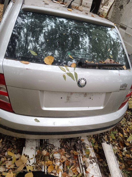 Skoda fabia csomagtér ajtó
