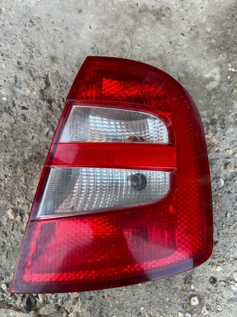 Skoda f�bia h�ts� l�mpa