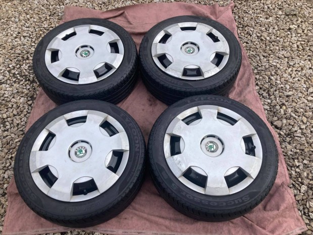 Skoda fabia komplett kerekek 195/50 R15 gumikkal