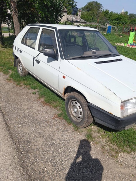 Skoda favorit mszakival